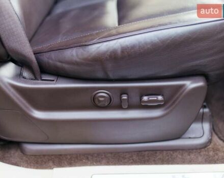 Чорний Каділак Ескалейд, об'ємом двигуна 6.16 л та пробігом 250 тис. км за 26999 $, фото 28 на Automoto.ua