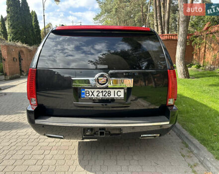 Кадиллак Эскалейд 2013 в Львове на Automoto.ua Черный Кадиллак Эскалейд, объемом двигателя 6.18 л и пробегом 300 тыс. км за 19500 $, фото 3 на Automoto.ua
