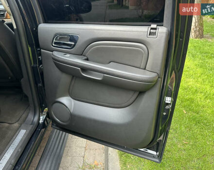 Кадиллак Эскалейд 2013 в Львове на Automoto.ua Черный Кадиллак Эскалейд, объемом двигателя 6.18 л и пробегом 300 тыс. км за 19500 $, фото 19 на Automoto.ua