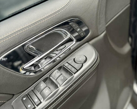 Черный Кадиллак Эскалейд, объемом двигателя 6.18 л и пробегом 231 тыс. км за 29500 $, фото 38 на Automoto.ua