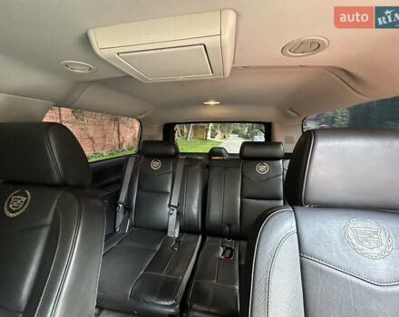 Кадиллак Эскалейд 2013 в Львове на Automoto.ua Черный Кадиллак Эскалейд, объемом двигателя 6.18 л и пробегом 300 тыс. км за 19500 $, фото 16 на Automoto.ua