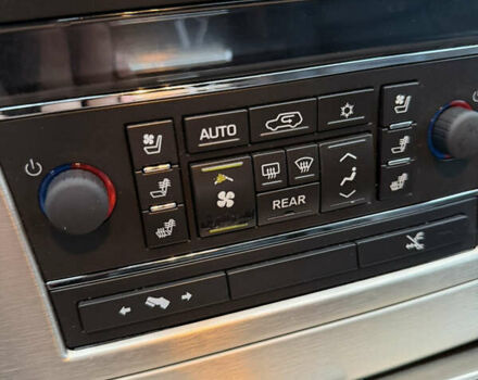 Черный Кадиллак Эскалейд, объемом двигателя 6.18 л и пробегом 231 тыс. км за 29500 $, фото 46 на Automoto.ua