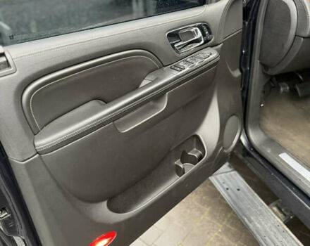 Черный Кадиллак Эскалейд, объемом двигателя 6.18 л и пробегом 231 тыс. км за 29500 $, фото 37 на Automoto.ua