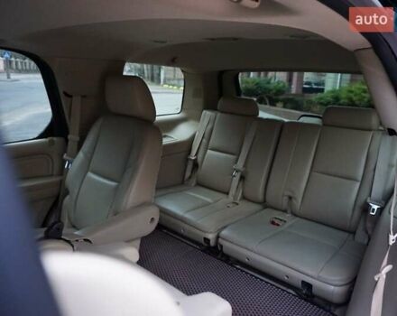 Черный Кадиллак Эскалейд, объемом двигателя 6.16 л и пробегом 221 тыс. км за 25000 $, фото 2 на Automoto.ua