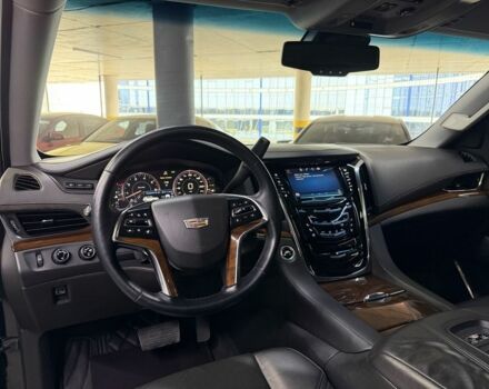 Черный Кадиллак Эскалейд, объемом двигателя 0 л и пробегом 183 тыс. км за 35500 $, фото 19 на Automoto.ua