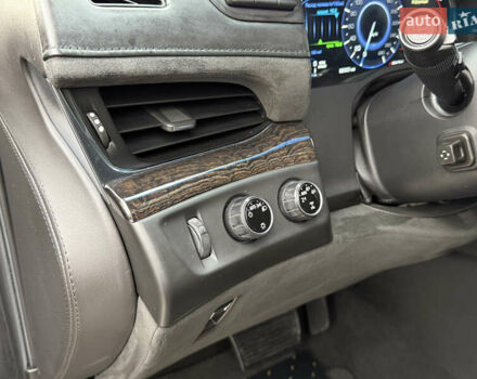 Кадиллак Эскалейд 2015 в Киеве на Automoto.ua Черный Кадиллак Эскалейд, объемом двигателя 6.16 л и пробегом 82 тыс. км за 64999 $, фото 16 на Automoto.ua