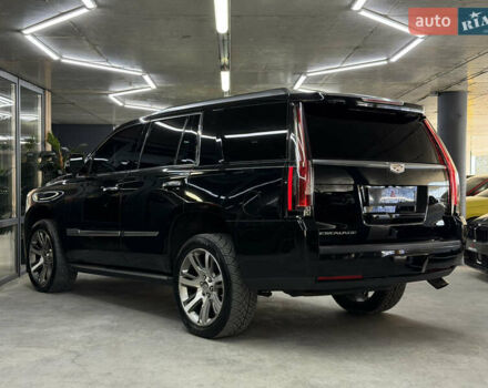 Чорний Каділак Ескалейд, об'ємом двигуна 6.16 л та пробігом 183 тис. км за 33900 $, фото 10 на Automoto.ua