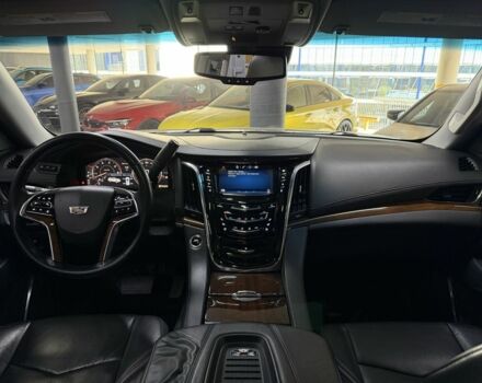 Черный Кадиллак Эскалейд, объемом двигателя 0 л и пробегом 183 тыс. км за 35500 $, фото 20 на Automoto.ua