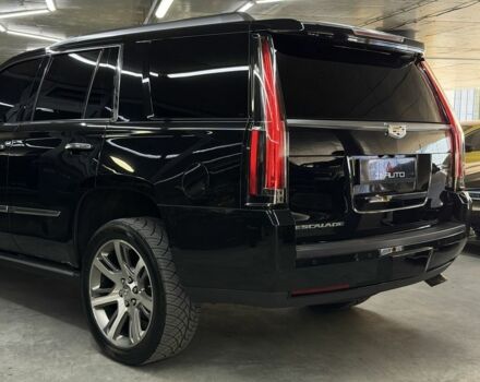 Черный Кадиллак Эскалейд, объемом двигателя 0 л и пробегом 183 тыс. км за 35500 $, фото 15 на Automoto.ua