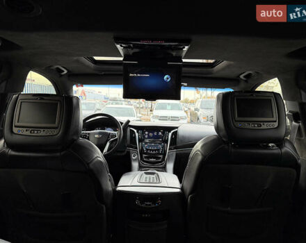 Кадиллак Эскалейд 2015 в Киеве на Automoto.ua Черный Кадиллак Эскалейд, объемом двигателя 6.16 л и пробегом 82 тыс. км за 64999 $, фото 49 на Automoto.ua