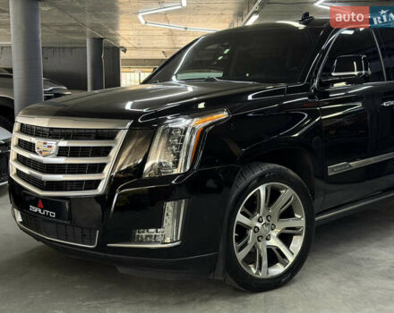 Чорний Каділак Ескалейд, об'ємом двигуна 6.16 л та пробігом 183 тис. км за 33900 $, фото 8 на Automoto.ua