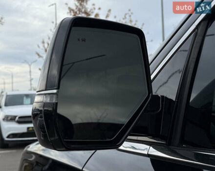 Кадиллак Эскалейд 2015 в Киеве на Automoto.ua Черный Кадиллак Эскалейд, объемом двигателя 6.16 л и пробегом 82 тыс. км за 64999 $, фото 11 на Automoto.ua