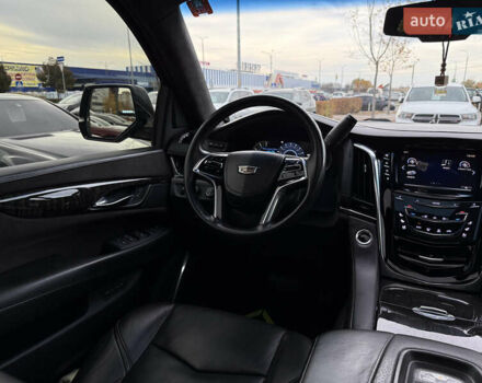 Кадиллак Эскалейд 2015 в Киеве на Automoto.ua Черный Кадиллак Эскалейд, объемом двигателя 6.16 л и пробегом 82 тыс. км за 64999 $, фото 45 на Automoto.ua