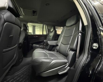 Черный Кадиллак Эскалейд, объемом двигателя 0 л и пробегом 183 тыс. км за 35500 $, фото 17 на Automoto.ua