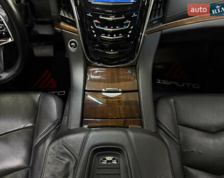 Чорний Каділак Ескалейд, об'ємом двигуна 6.16 л та пробігом 183 тис. км за 33900 $, фото 27 на Automoto.ua