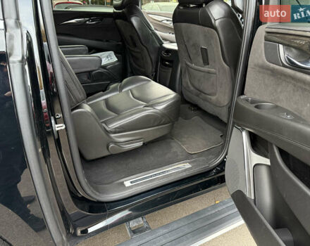 Кадиллак Эскалейд 2015 в Киеве на Automoto.ua Черный Кадиллак Эскалейд, объемом двигателя 6.16 л и пробегом 82 тыс. км за 64999 $, фото 26 на Automoto.ua