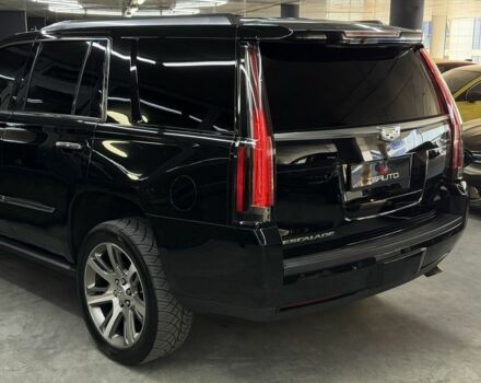 Черный Кадиллак Эскалейд, объемом двигателя 0 л и пробегом 183 тыс. км за 35500 $, фото 13 на Automoto.ua