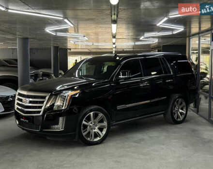 Чорний Каділак Ескалейд, об'ємом двигуна 6.16 л та пробігом 183 тис. км за 33900 $, фото 5 на Automoto.ua