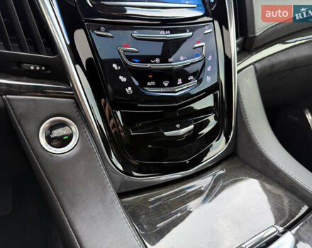 Кадиллак Эскалейд 2015 в Киеве на Automoto.ua Черный Кадиллак Эскалейд, объемом двигателя 6.16 л и пробегом 82 тыс. км за 64999 $, фото 34 на Automoto.ua