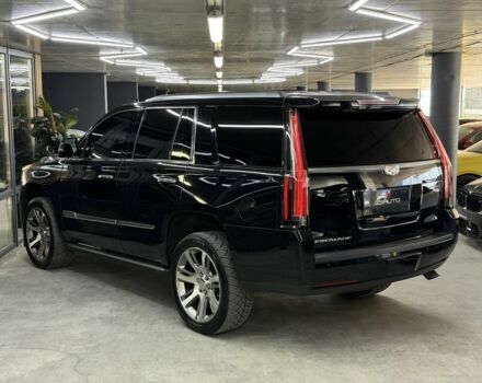 Черный Кадиллак Эскалейд, объемом двигателя 0 л и пробегом 183 тыс. км за 35500 $, фото 12 на Automoto.ua