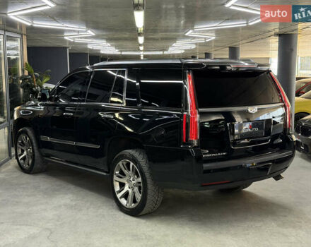Чорний Каділак Ескалейд, об'ємом двигуна 6.16 л та пробігом 183 тис. км за 33900 $, фото 9 на Automoto.ua