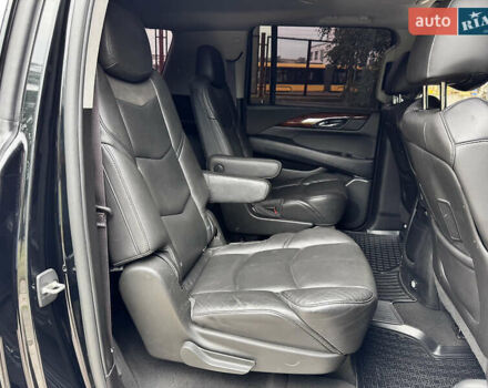 Черный Кадиллак Эскалейд, объемом двигателя 6.2 л и пробегом 270 тыс. км за 42750 $, фото 24 на Automoto.ua