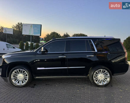 Черный Кадиллак Эскалейд, объемом двигателя 6.2 л и пробегом 98 тыс. км за 42500 $, фото 4 на Automoto.ua