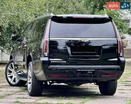 Черный Кадиллак Эскалейд, объемом двигателя 6.2 л и пробегом 270 тыс. км за 42750 $, фото 8 на Automoto.ua