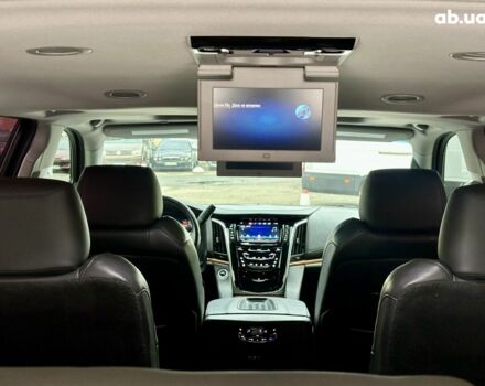 Кадиллак Эскалейд 2016 в Киеве на Automoto.ua Черный Кадиллак Эскалейд, объемом двигателя 0 л и пробегом 270 тыс. км за 42100 $, фото 18 на Automoto.ua