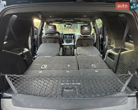 Черный Кадиллак Эскалейд, объемом двигателя 6.2 л и пробегом 98 тыс. км за 40000 $, фото 46 на Automoto.ua