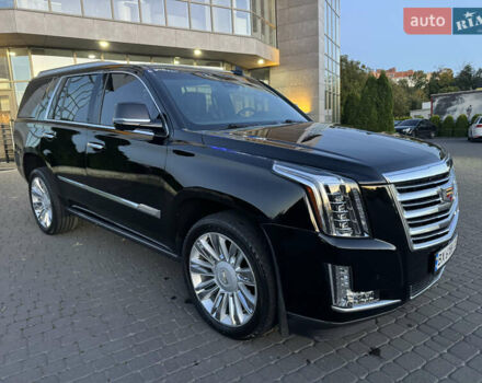 Черный Кадиллак Эскалейд, объемом двигателя 6.2 л и пробегом 98 тыс. км за 42500 $, фото 1 на Automoto.ua