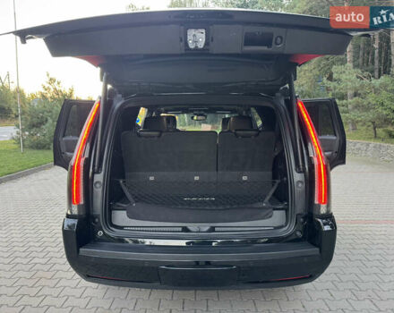 Чорний Каділак Ескалейд, об'ємом двигуна 6.2 л та пробігом 105 тис. км за 40000 $, фото 23 на Automoto.ua