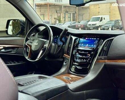 Кадиллак Эскалейд 2016 в Киеве на Automoto.ua Черный Кадиллак Эскалейд, объемом двигателя 0 л и пробегом 270 тыс. км за 42100 $, фото 16 на Automoto.ua