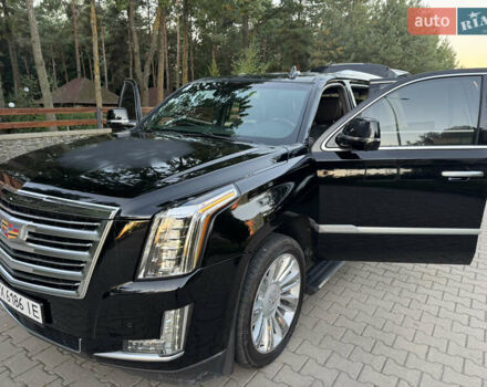 Чорний Каділак Ескалейд, об'ємом двигуна 6.2 л та пробігом 105 тис. км за 40000 $, фото 10 на Automoto.ua