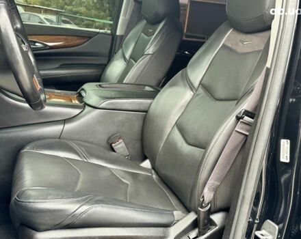 Кадиллак Эскалейд 2016 в Киеве на Automoto.ua Черный Кадиллак Эскалейд, объемом двигателя 0 л и пробегом 270 тыс. км за 42100 $, фото 10 на Automoto.ua