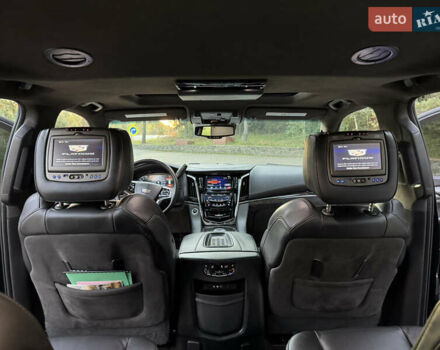 Черный Кадиллак Эскалейд, объемом двигателя 6.2 л и пробегом 98 тыс. км за 42500 $, фото 47 на Automoto.ua