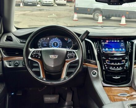 Кадиллак Эскалейд 2016 в Киеве на Automoto.ua Черный Кадиллак Эскалейд, объемом двигателя 0 л и пробегом 270 тыс. км за 42100 $, фото 13 на Automoto.ua