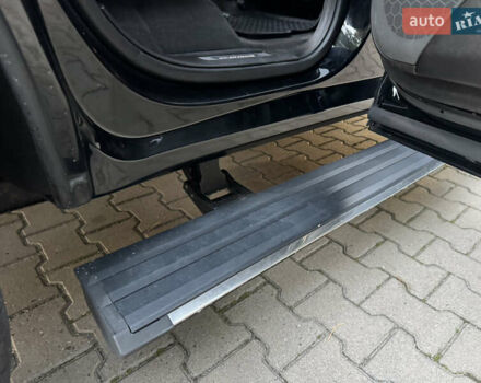 Чорний Каділак Ескалейд, об'ємом двигуна 6.2 л та пробігом 105 тис. км за 40000 $, фото 17 на Automoto.ua