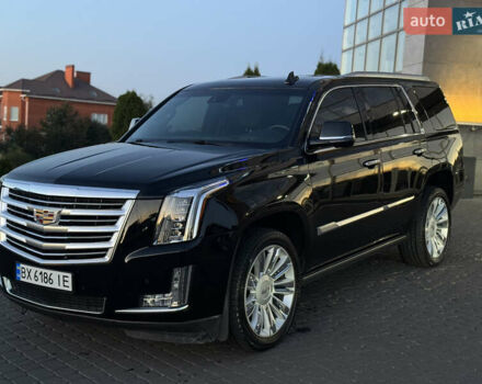 Черный Кадиллак Эскалейд, объемом двигателя 6.2 л и пробегом 98 тыс. км за 40000 $, фото 27 на Automoto.ua