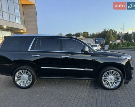 Чорний Каділак Ескалейд, об'ємом двигуна 6.2 л та пробігом 105 тис. км за 40000 $, фото 49 на Automoto.ua