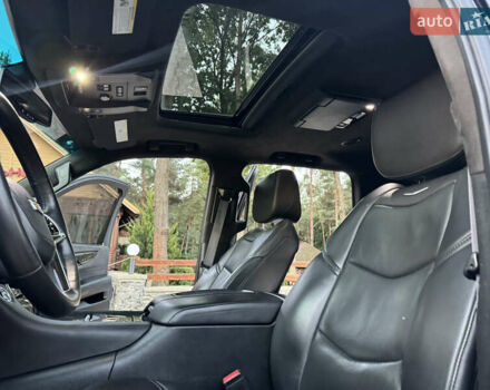 Чорний Каділак Ескалейд, об'ємом двигуна 6.2 л та пробігом 105 тис. км за 40000 $, фото 4 на Automoto.ua