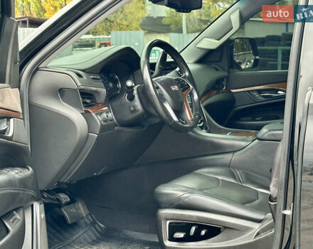 Кадиллак Эскалейд 2016 в Киеве на Automoto.ua Черный Кадиллак Эскалейд, объемом двигателя 6.16 л и пробегом 270 тыс. км за 42100 $, фото 9 на Automoto.ua