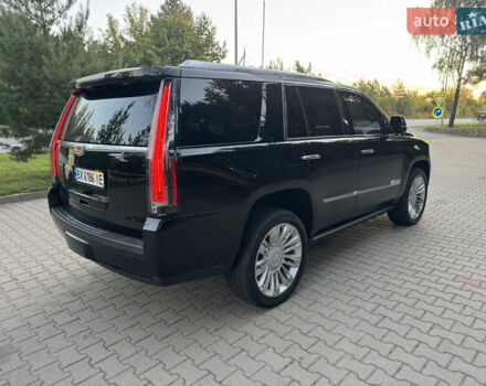 Чорний Каділак Ескалейд, об'ємом двигуна 6.2 л та пробігом 105 тис. км за 40000 $, фото 28 на Automoto.ua