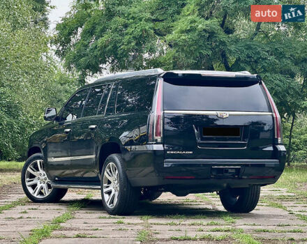 Черный Кадиллак Эскалейд, объемом двигателя 6.2 л и пробегом 270 тыс. км за 42750 $, фото 10 на Automoto.ua