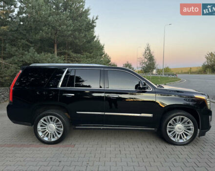 Черный Кадиллак Эскалейд, объемом двигателя 6.2 л и пробегом 98 тыс. км за 40000 $, фото 13 на Automoto.ua