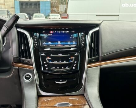 Кадиллак Эскалейд 2016 в Киеве на Automoto.ua Черный Кадиллак Эскалейд, объемом двигателя 0 л и пробегом 270 тыс. км за 42100 $, фото 15 на Automoto.ua