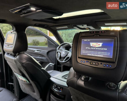 Чорний Каділак Ескалейд, об'ємом двигуна 6.2 л та пробігом 105 тис. км за 40000 $, фото 15 на Automoto.ua