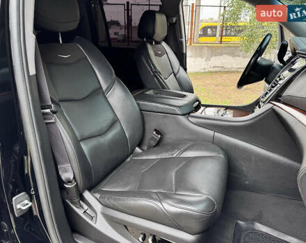 Черный Кадиллак Эскалейд, объемом двигателя 6.2 л и пробегом 270 тыс. км за 42750 $, фото 20 на Automoto.ua