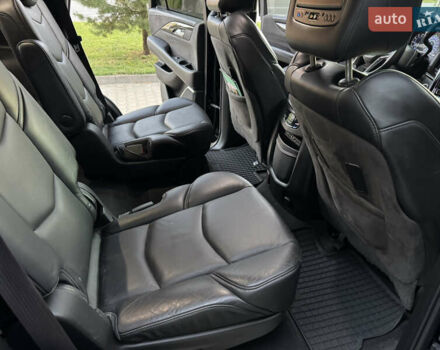 Чорний Каділак Ескалейд, об'ємом двигуна 6.2 л та пробігом 105 тис. км за 40000 $, фото 16 на Automoto.ua