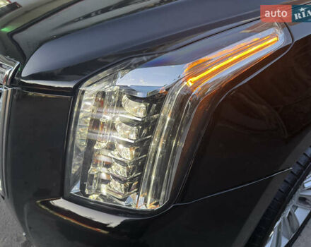 Черный Кадиллак Эскалейд, объемом двигателя 6.2 л и пробегом 98 тыс. км за 42500 $, фото 31 на Automoto.ua